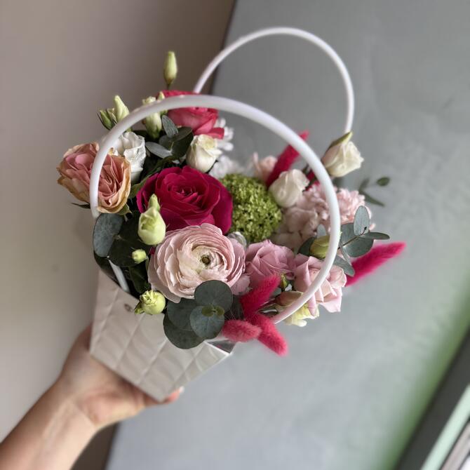 Композиция в сумочке «Клубничный мусс»