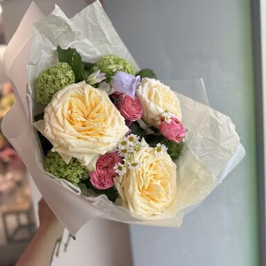 Букет «Lily» с пионовидными розами 