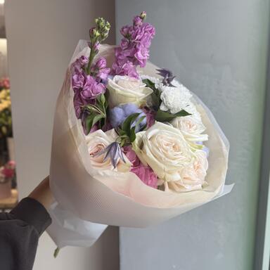 Авторский букет «Chloe» с ароматными розами 