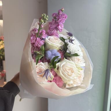 Авторский букет «Chloe» с ароматными розами 