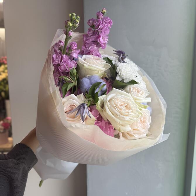 Авторский букет «Chloe» с ароматными розами 