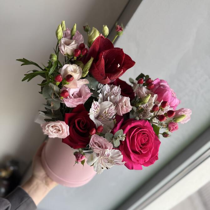 Композиция в коробке «Ягодный сорбет»