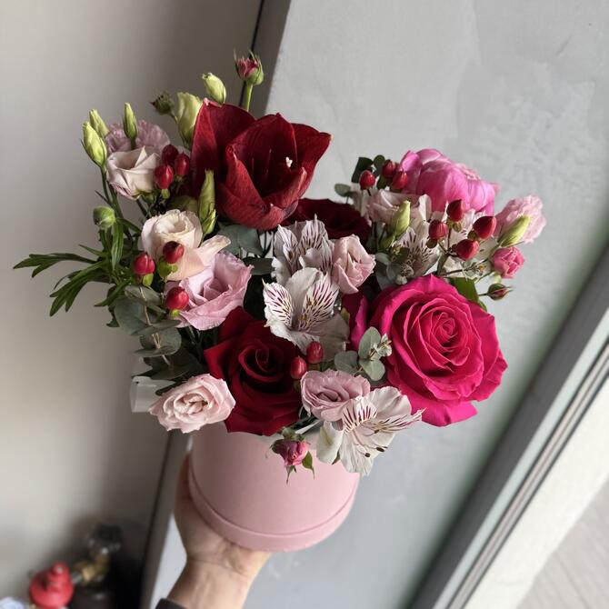 Композиция в коробке «Ягодный сорбет»